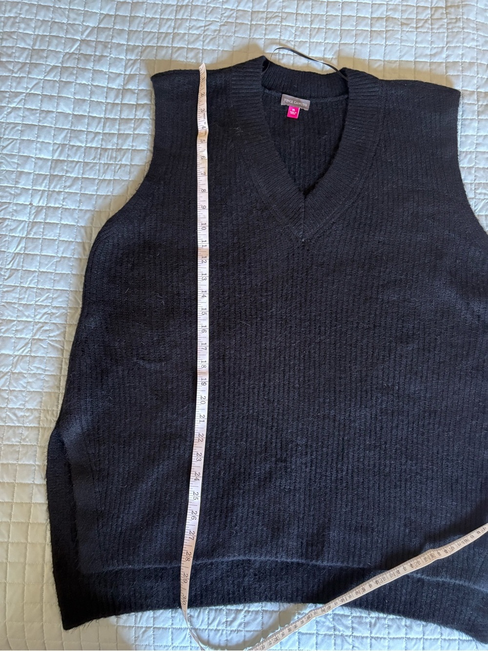 Vince Camuto Black V-Neck Sweater Vest. Runs Big - Picture 8 of 10